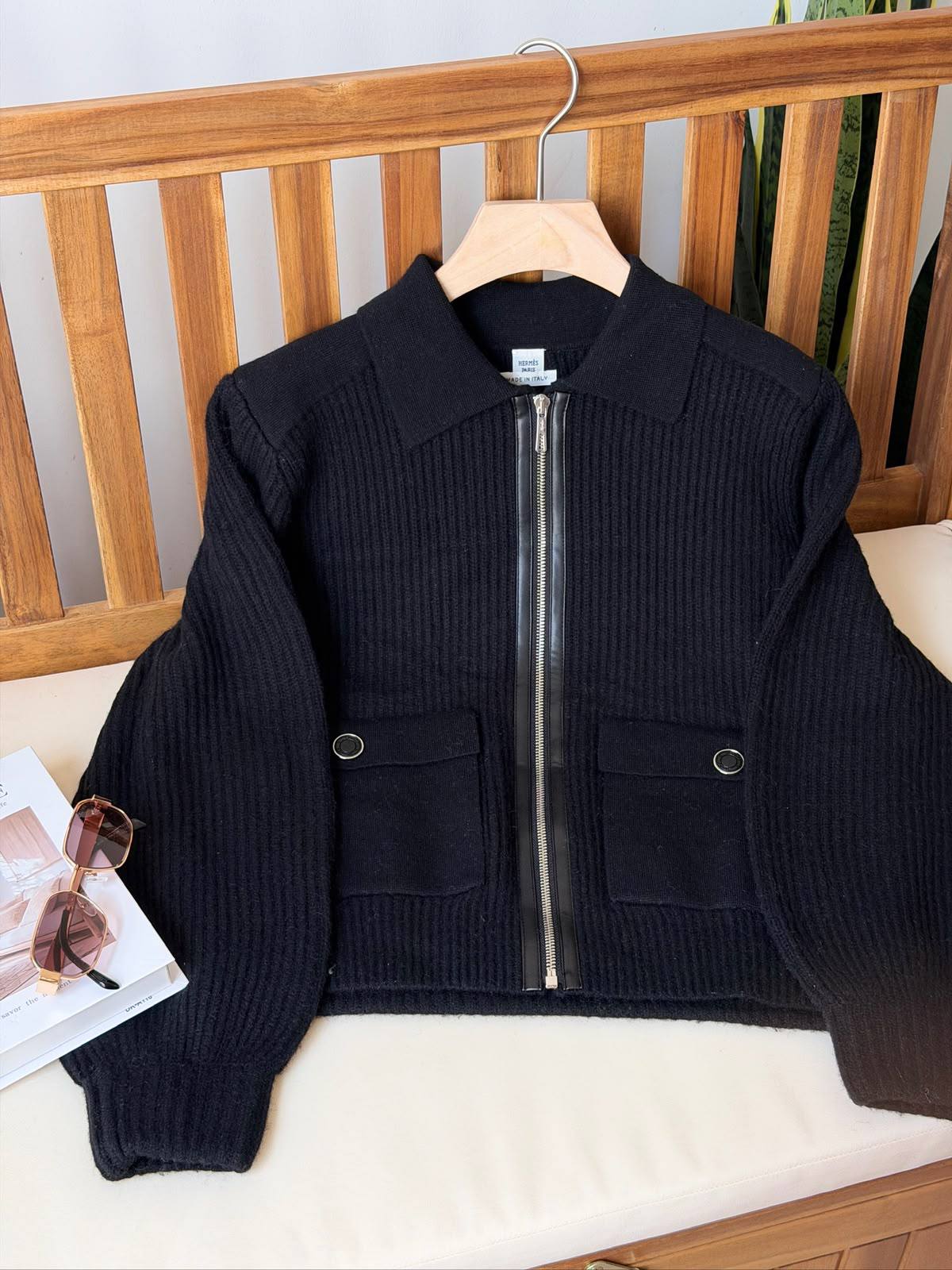 HERMES NEW

 VIP QUALITY 

CASHMERE 

Size : 36-38-40-42
950 dhs🇦🇪🇦🇪


Zain287
♥️♥️♥️