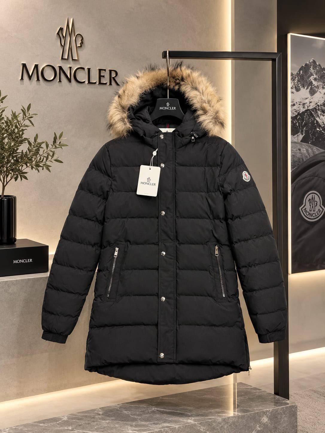 MONCLER

Super Master quality
Sizes:S M L XL 2XL

1300 dhs🇦🇪🇦🇪

Zain330
♥️♥️♥️