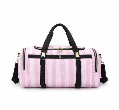 Victoria's Secret 

travelling bag 

new came 
big size 
good quality 
105 dhs🇦🇪🇦🇪

Zain295
♥️♥️♥️