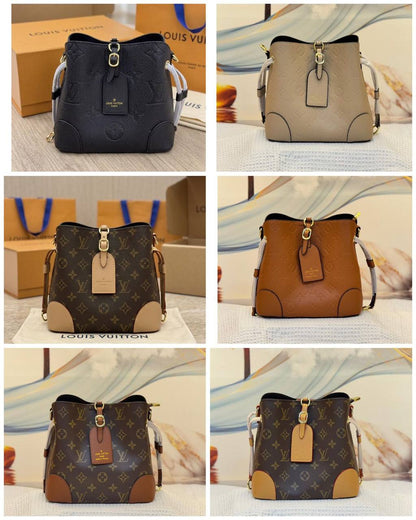 LV 
BEST QUALITY WITH BOXS 
110 dhs✅
SIZE 21 CM

Zain290
♥️♥️♥️