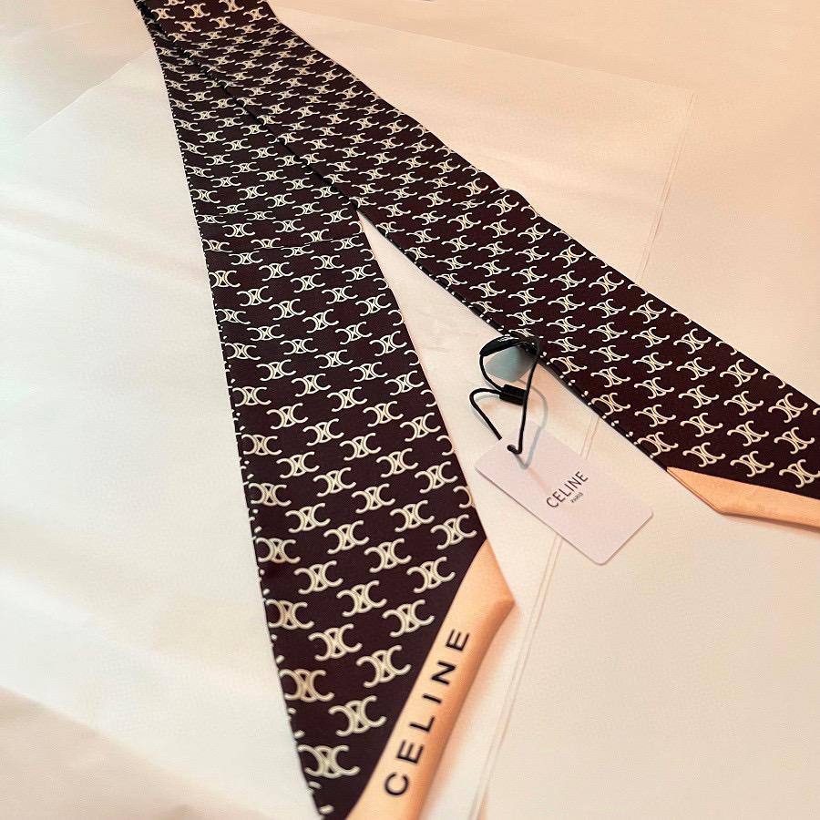 Silk Twilly Scarf 
Without box 🗃️ 
25 dhs✅

Zain231
♥️♥️♥️