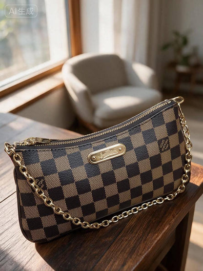 LV

best quality 
with box
95 dhs🇦🇪🇦🇪🇦🇪

size25CM
Zain290
♥️♥️♥️