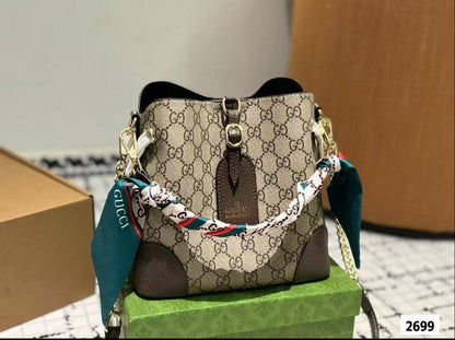GUCCI  DIOR  TORY BURCH
BEST QUALITY WITH BOXS 
110 dhs✅
SIZE 21 CM

Zain290
♥️♥️♥️