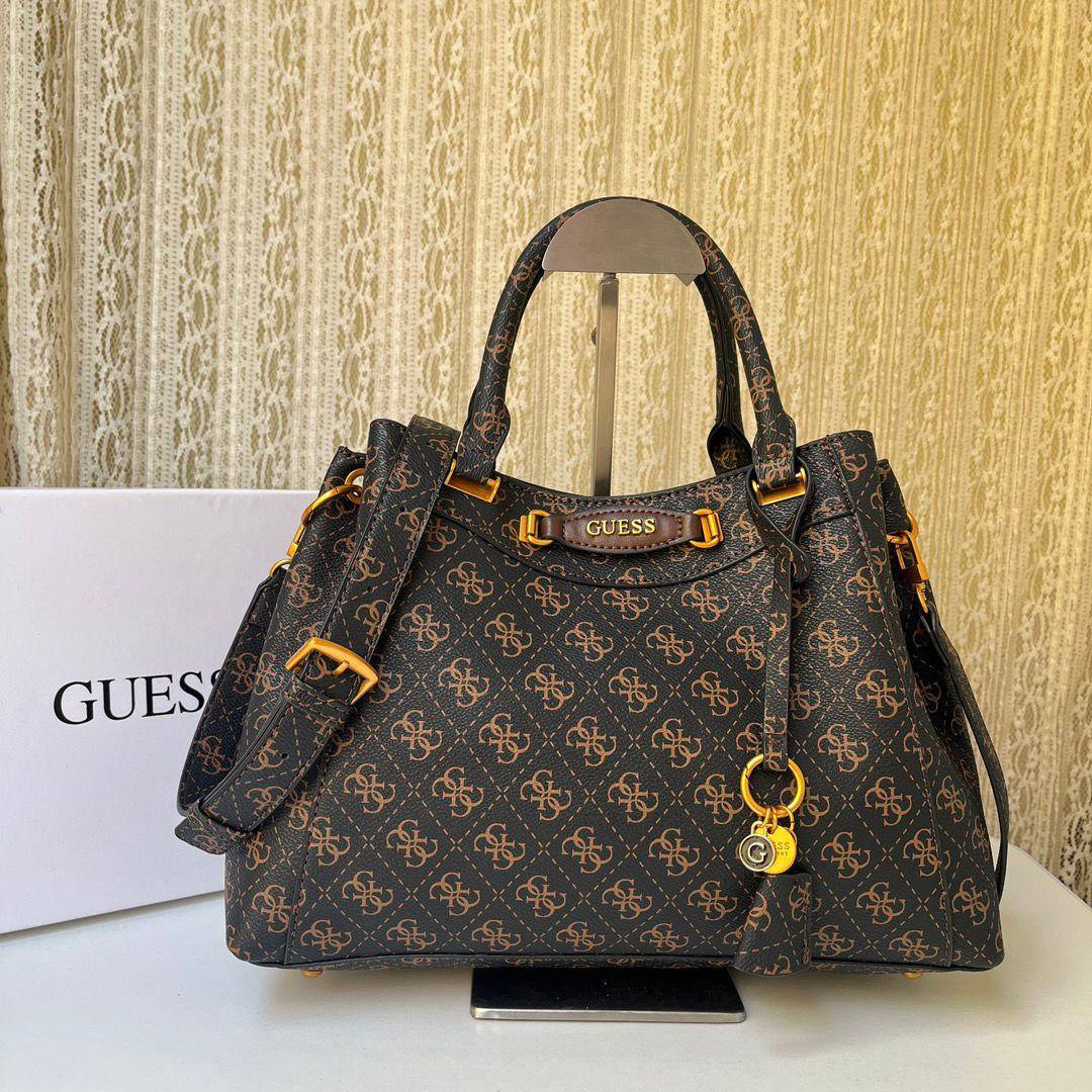 Guess tote
Size: 34 * 24 * 12 cm
95 dhs🪙💕

Zain115
♥️♥️♥️