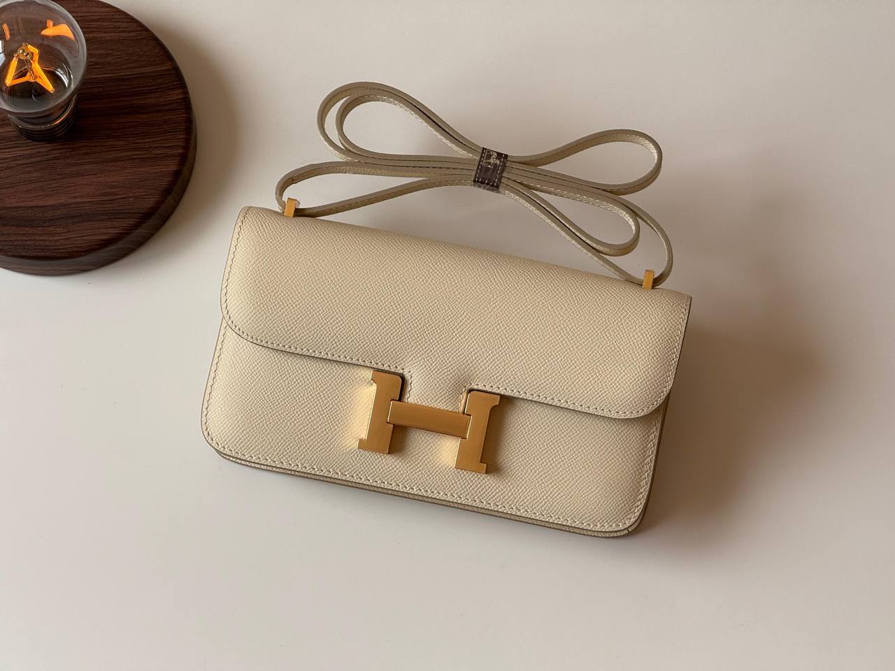 Hermes
 constance 23cm Master quality ✅with box📦
360 dhs✅

Zain52
♥️♥️♥️
