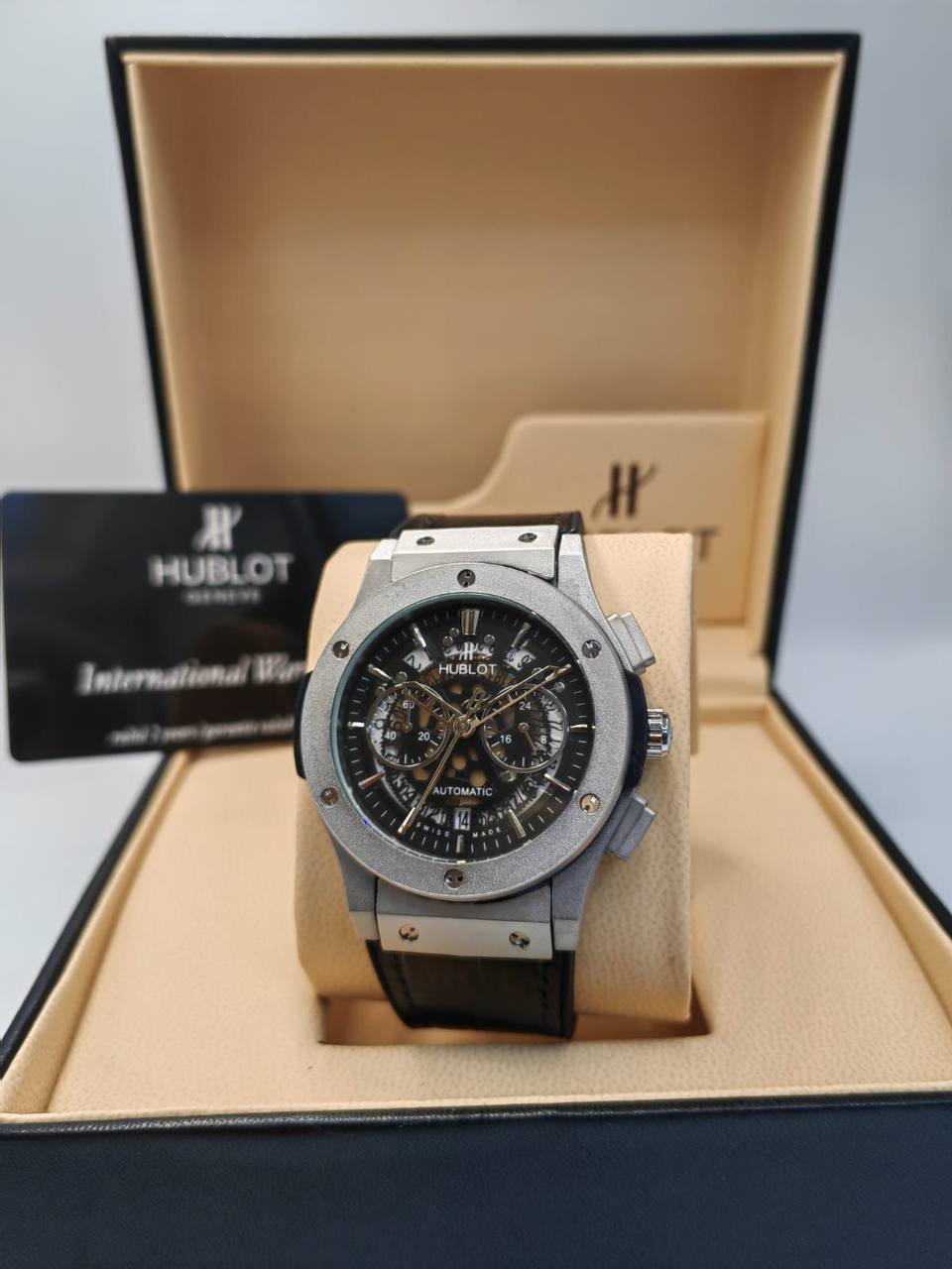 Hublot Men 

80 dhs 

Zain08

♥️♥️♥️