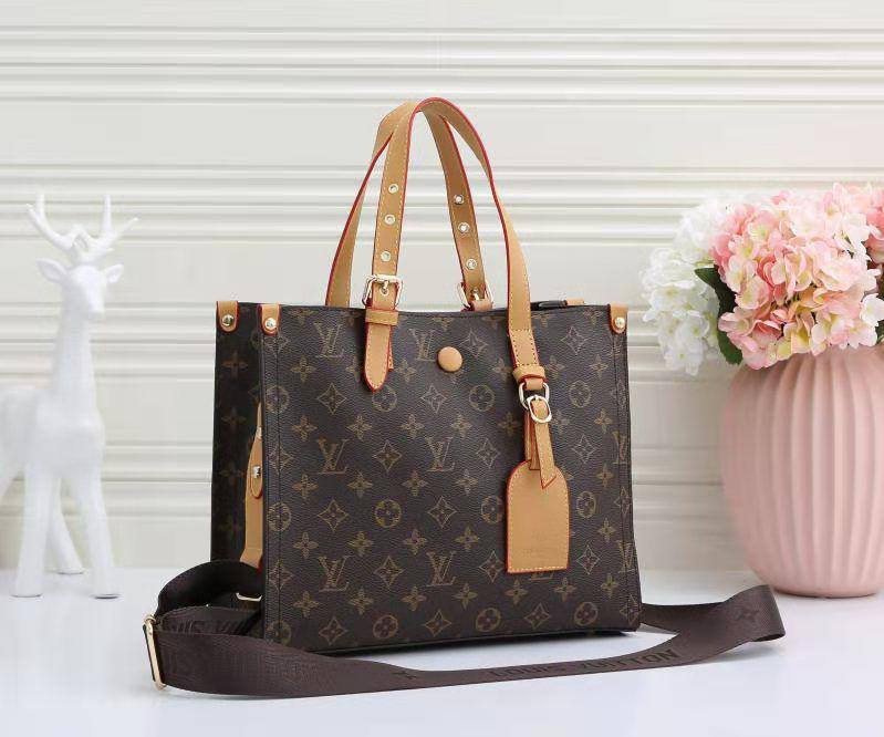 LOUIS VUITTON 

RESTOCK  
GOOD QUALITY 
105 dhs🇦🇪🇦🇪

Zain295
♥️♥️♥️