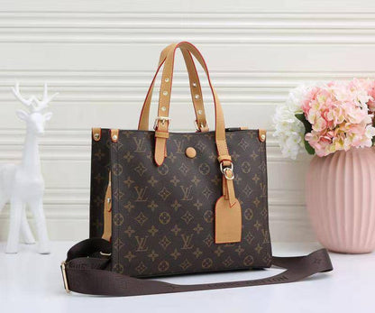 LOUIS VUITTON 

RESTOCK  
GOOD QUALITY 
105 dhs🇦🇪🇦🇪

Zain295
♥️♥️♥️