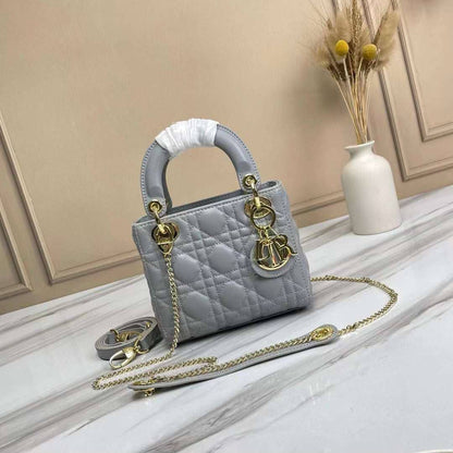 Dior
Master❣️❣️
280 dhs✅

Zain153
♥️♥️♥️