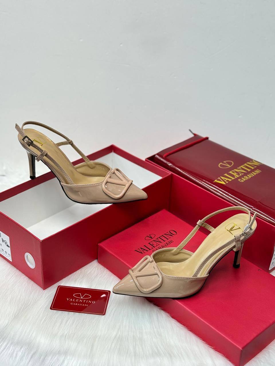 Valentino
𝟕𝐜𝐦
💯high quality
Size 36-37-38-39-40-41

110 dhs✅

Zain86
♥️♥️♥️
