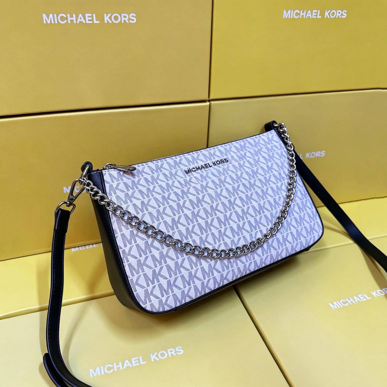 MK 
GOOD QUALITY WITH BOX  
90 dhs🇦🇪🇦🇪

Zain295
♥️♥️♥️