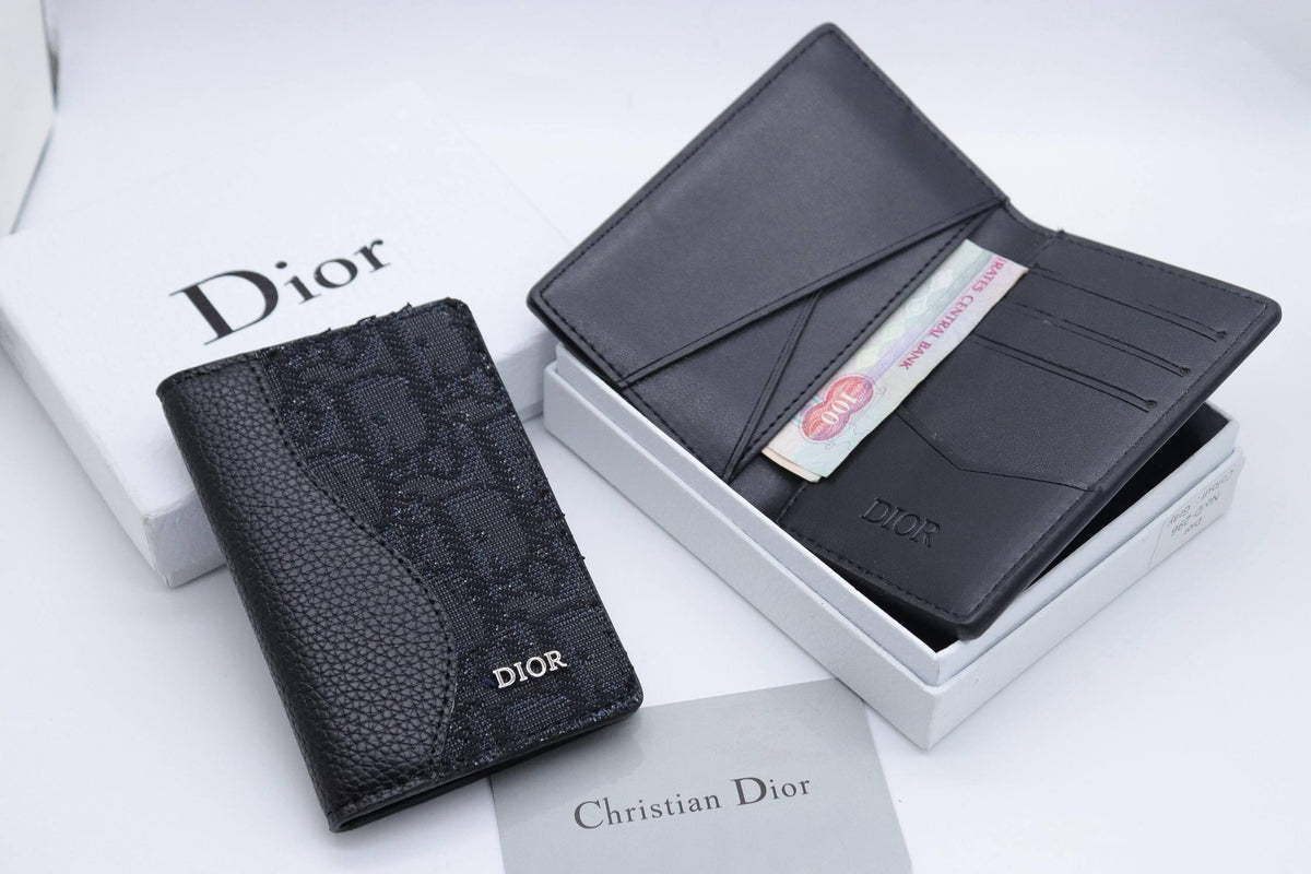 Dior Wallet 

65 dhs🇦🇪🇦🇪

With Box

Zain33
♥️♥️♥️