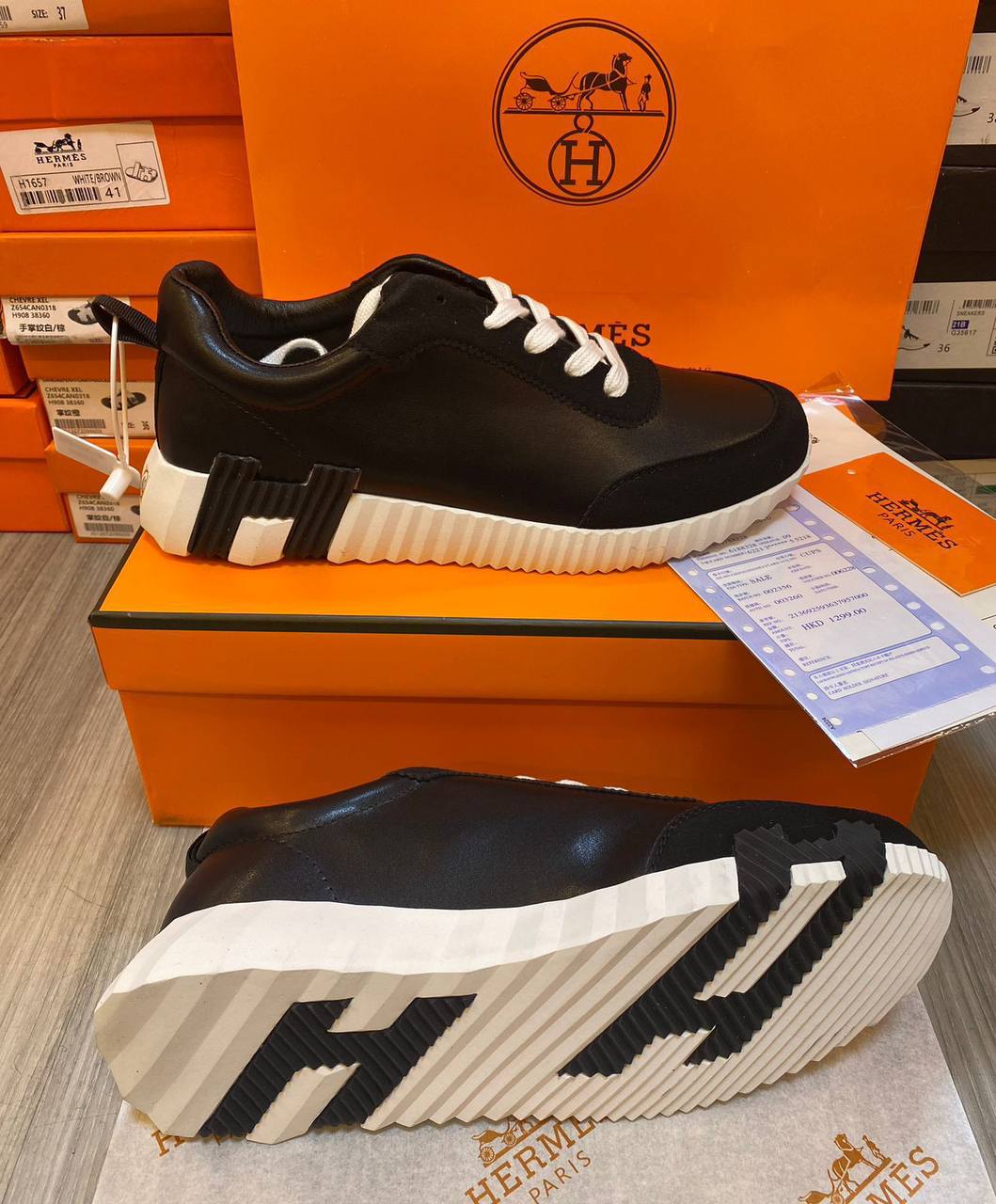 Hermes Shoes 
For Men,
High Quality,
Size 40 To 45
140 dhs🪙💚

Zain120
♥️♥️♥️