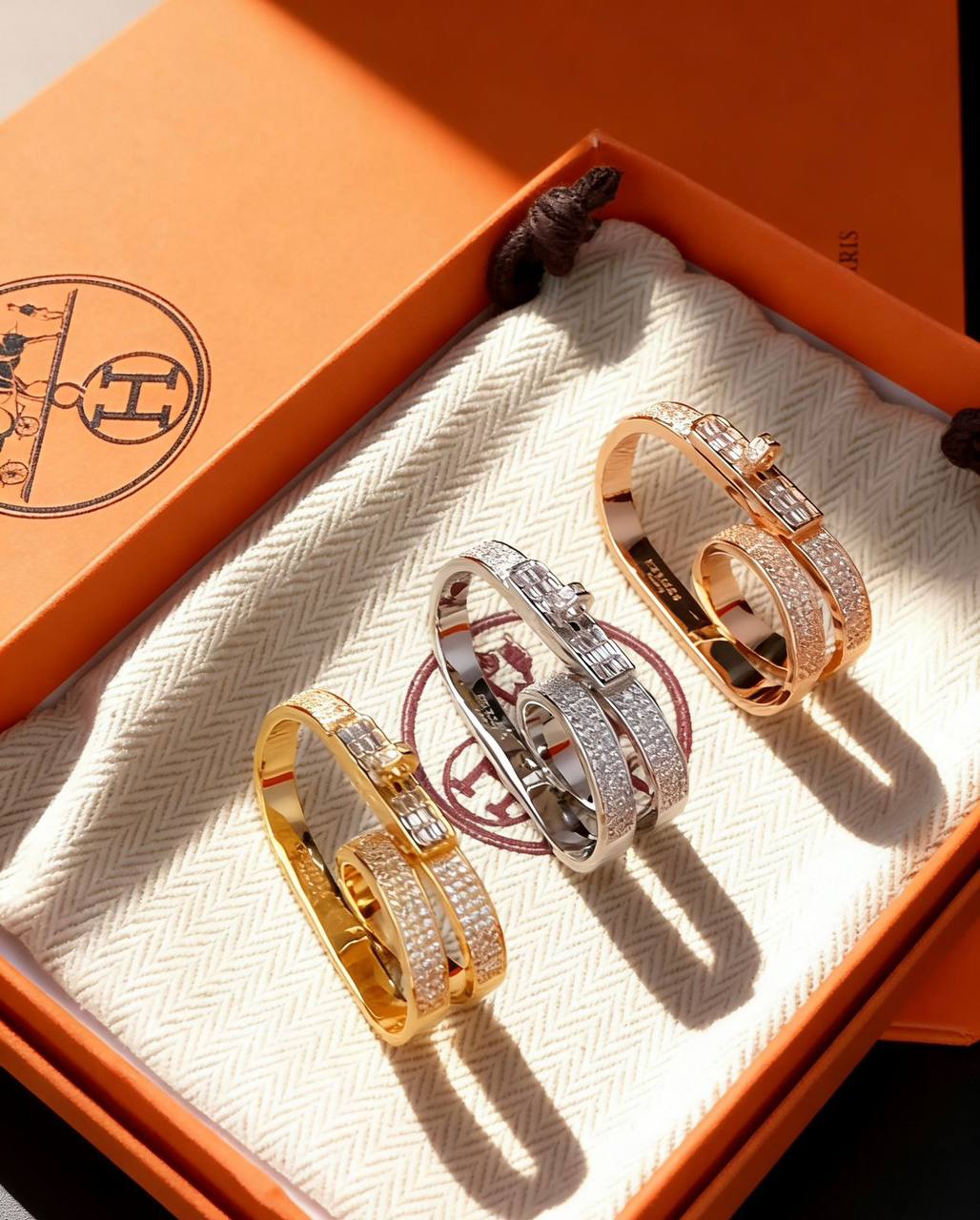 HERMES RING
MASTER💫✨
WITH NORMAL BOX AND PAPER BAG🛍️🎁
75 dhs🇦🇪🇦🇪

Zain89
♥️♥️♥️