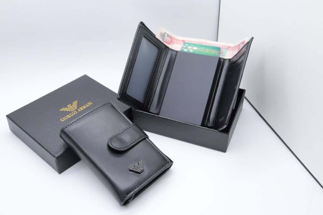 Wallet 
good quality
60 dhs🪙

With Box
🎁🎁🎁

Zain33
♥️♥️♥️