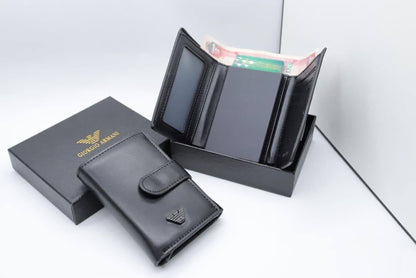 Wallet 
good quality
60 dhs🪙

With Box
🎁🎁🎁

Zain33
♥️♥️♥️