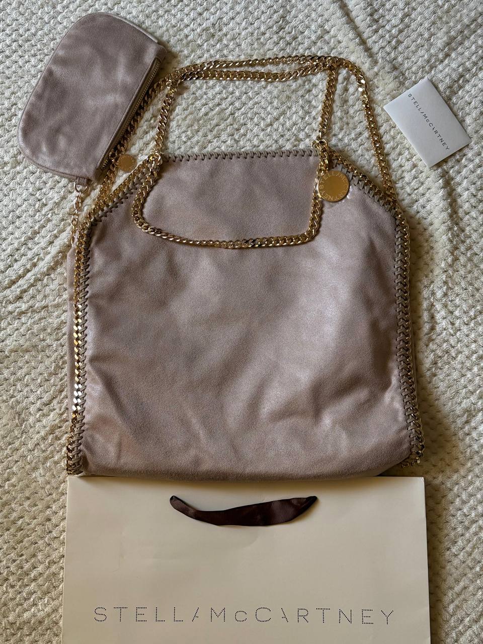 STELLA McCARTNEY
37cm
380 dhs🪙🌨️
Top quality

Zain167
♥️♥️♥️