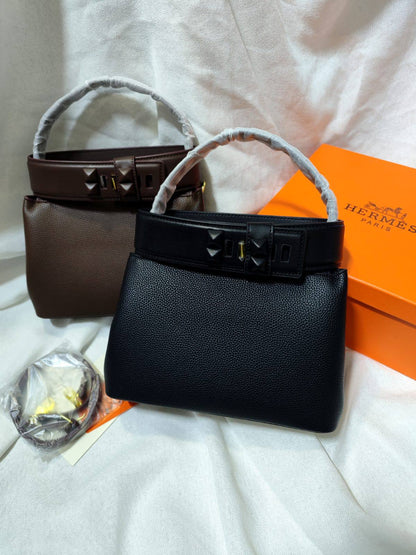 Hermes

105 dhs🇦🇪🇦🇪

high quality 

With box 

New come

Zain26
♥️♥️♥️