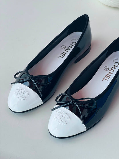CHANEL
Size 36-41
_Super master high quality_🪡
450 dhs✅

Zain176
♥️♥️♥️