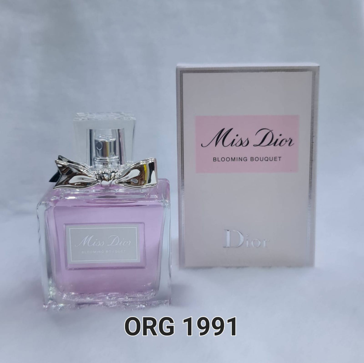 Mixed perfumes 

50 dhs🇦🇪🇦🇪

Zain64
♥️♥️♥️