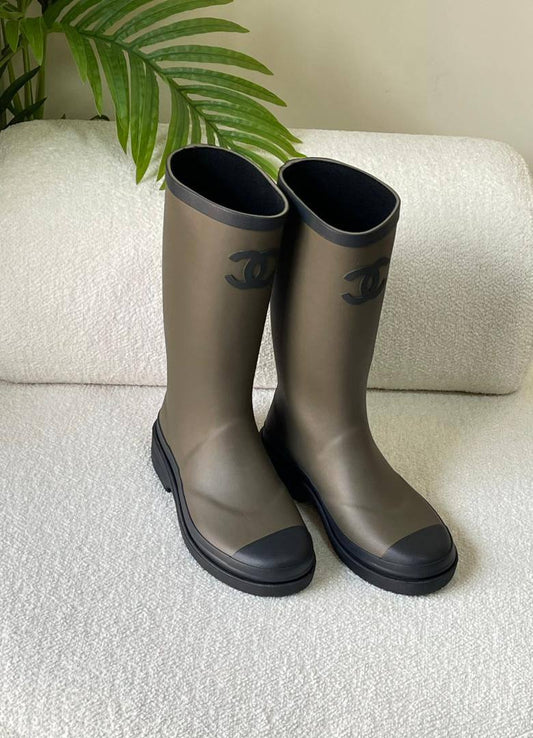 CHANEL 
SuperMaster Quality 💯
500 dhs🪙🖤
Size:36-41💥

Zain171
♥️♥️♥️