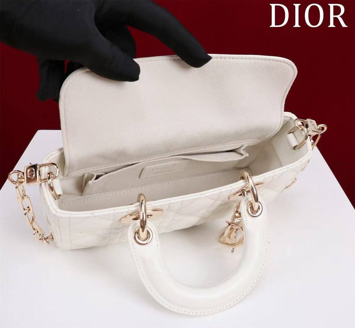 Dior D-joy✅
*Size 22 cm*
For Price 👇 WhatsApp✅
0568585901 
0507557372
0552275751 Owner Zain 👌

Zain274
♥️♥️♥️