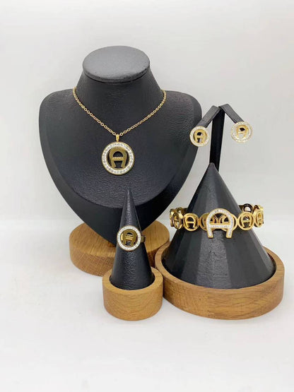 Stainless steel SET 💯*
Necklace ❤️‍🩹
Earring 🍁
Breslat ❣️
Ring free size 
With normal boxes 📦 
And paper bag 🛍️
45 dhs🇦🇪

Zain216
♥️♥️♥️