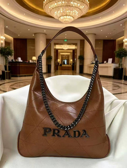Chanel
110 dhs✅

Zain143
♥️♥️♥️