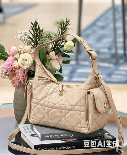 Gucci

105 dhs🇦🇪🇦🇪

Zain26
♥️♥️♥️