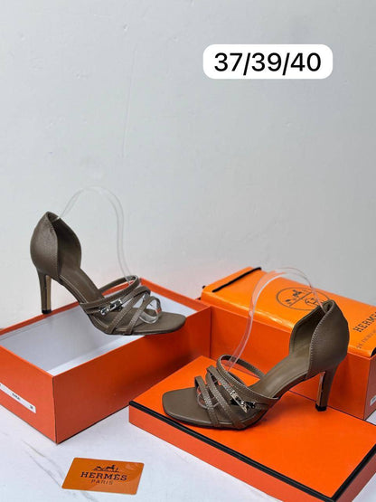 Hermes
110 dhs🇦🇪🇦🇪

Zain21
♥️♥️♥️