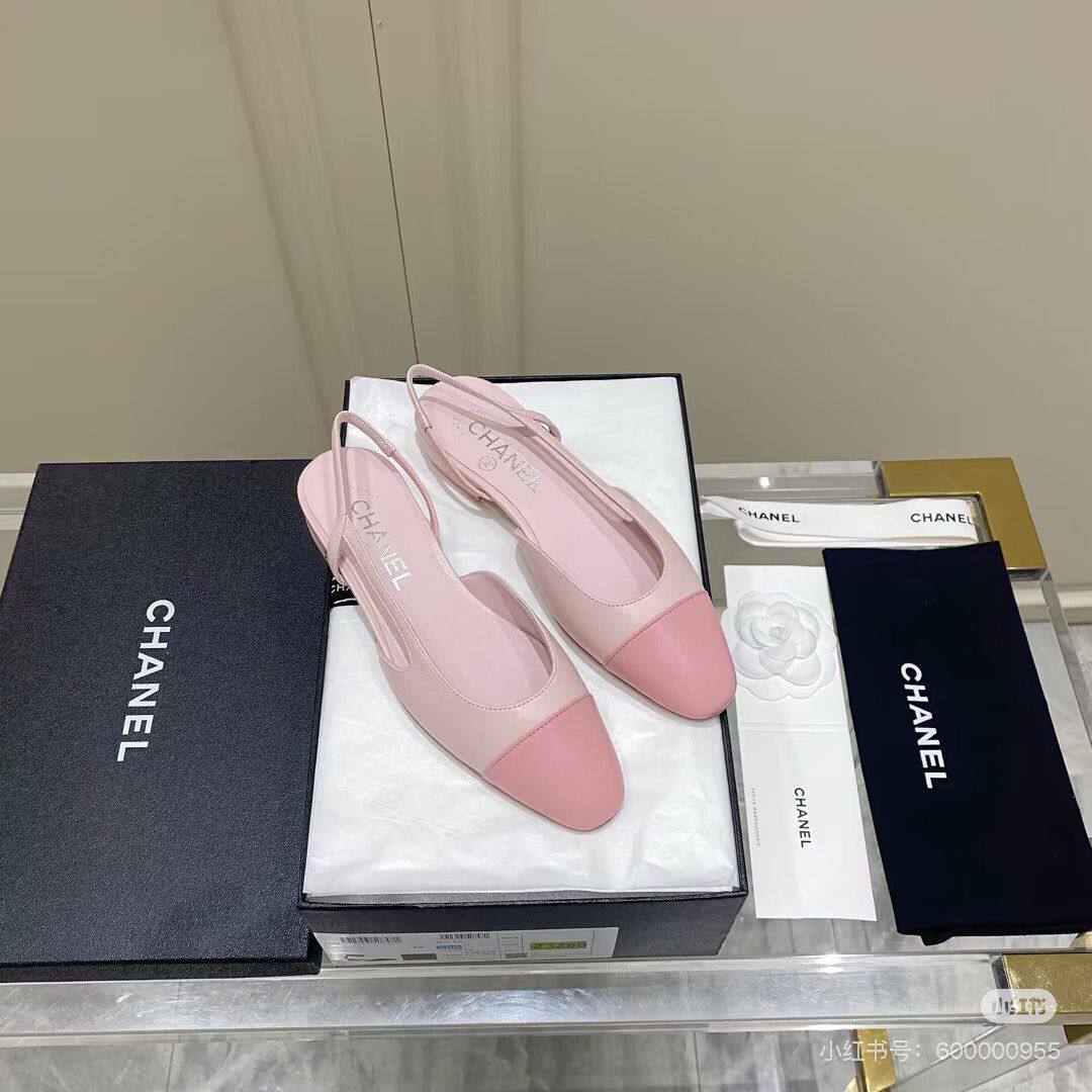 Chanel
Size 36-41
120 dhs✅

Zain145
♥️♥️♥️