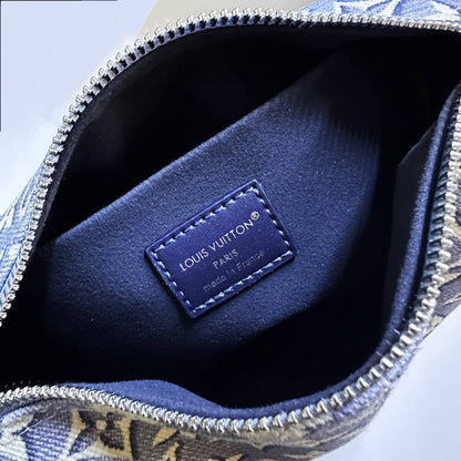 LOUIS VUITTON 

MASTER QUALITY 

220 DHS...🇦🇪🇦🇪🇦🇪

Zain295
♥️♥️♥️