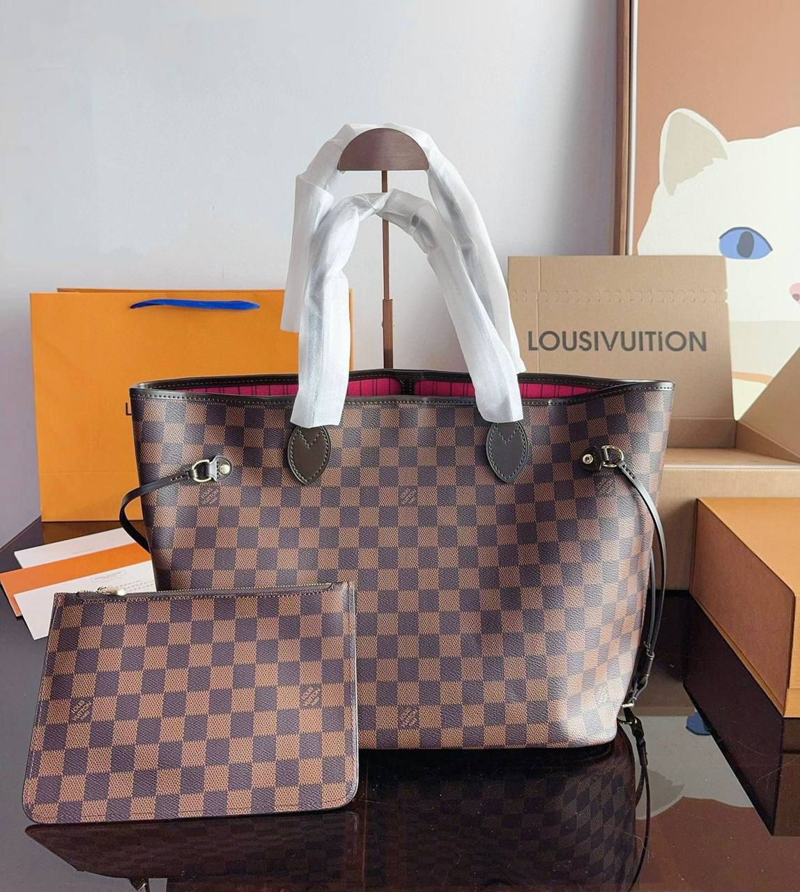 LV
 NEVERFULL 
 GOOD QUALITY 
WITH BOX 
🎁🎁🎁

100 dhs✅

Zain39
♥️♥️♥️