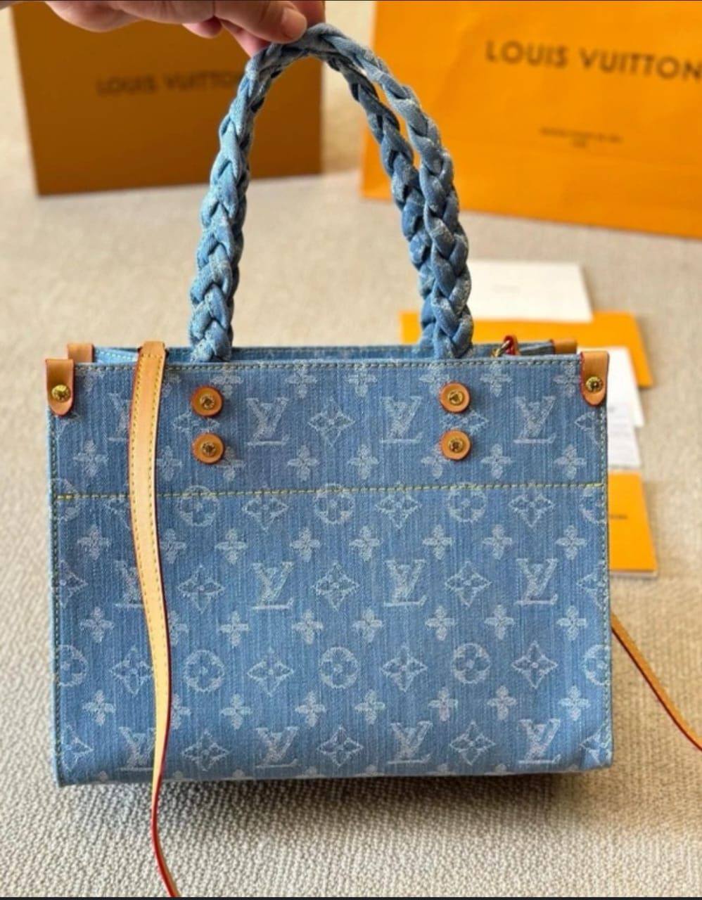 LV Master
280 dhs❣️

Zain131
♥️♥️♥️