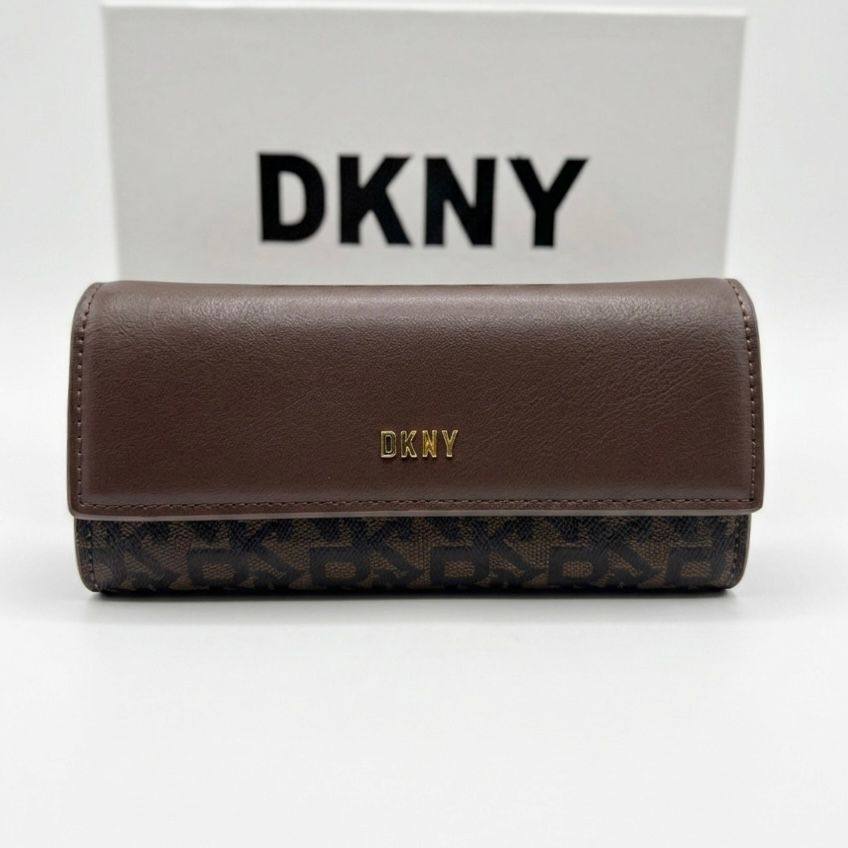 DKNY

High quality

With box 
100 dhs🇦🇪🇦🇪

Zain50
♥️♥️♥️