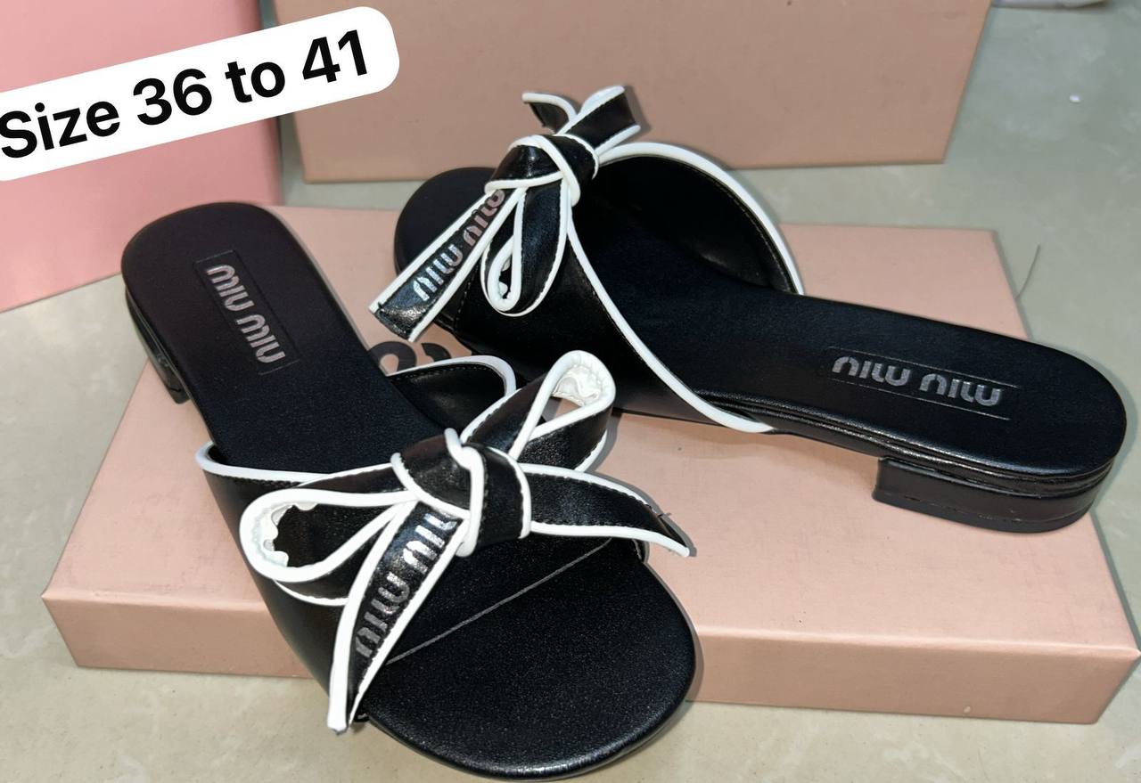 Miu Miu

Size 36 to 41

90 dhs✅

Zain146
♥️♥️♥️