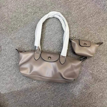 Valentino - JW PEI - BOTTEGA - D&G - PRADA - PATEK - Chanel - Fendi - Dior - MK - Loro Piana - LV - Aquazzura - Jimmy Choo - Christian Louboutin - Van Cleef - APM - Rolex - Cartier - Hermes - Gucci - Polene - ALO - Coach - Loewe - Adidas - Nike - YSL - QC