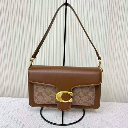 Coach 

65 dhs✅

Zain232
♥️♥️♥️