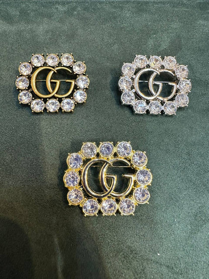 New arrival branded Brooches 

30 dhs🪙🌨️
40 dhs🪙🌨️

pc with branded box and paper bag🎁🎁🎁

Zain243
♥️♥️♥️