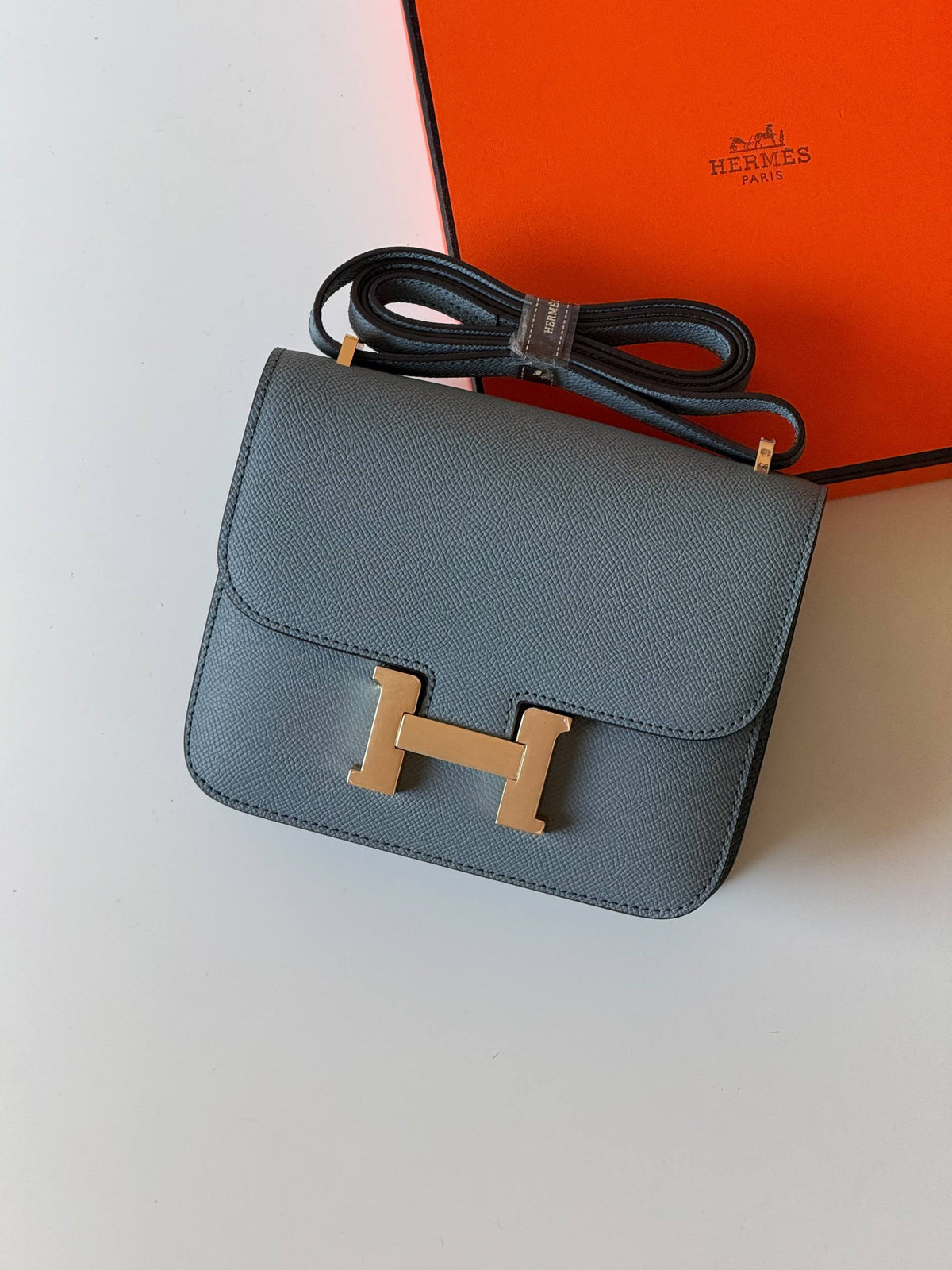 Hermes 

constance 19cm 💕

Master quality😍
with box❤️
340 dhs🇦🇪🇦🇪

Zain52
♥️♥️♥️