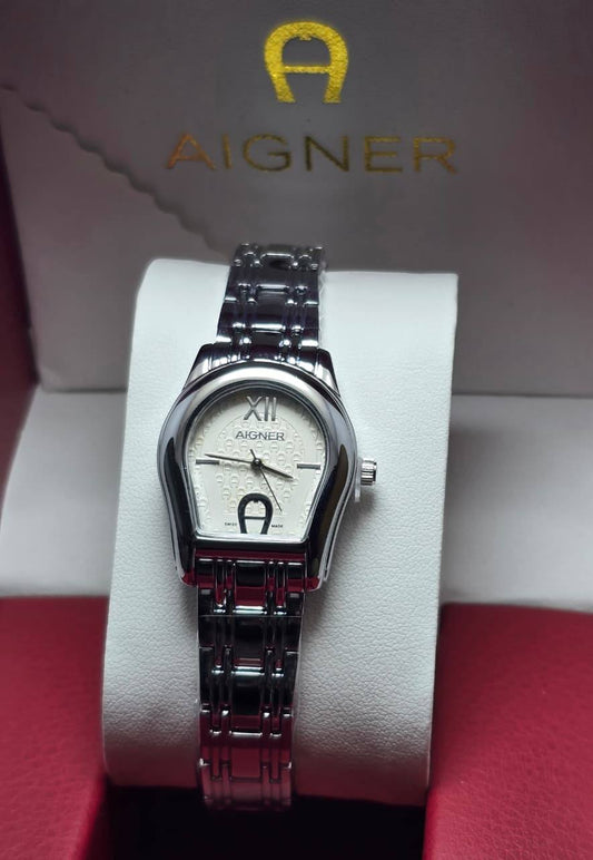Aigner Ladies
55 dhs🪙💚

Zain29
♥️♥️♥️