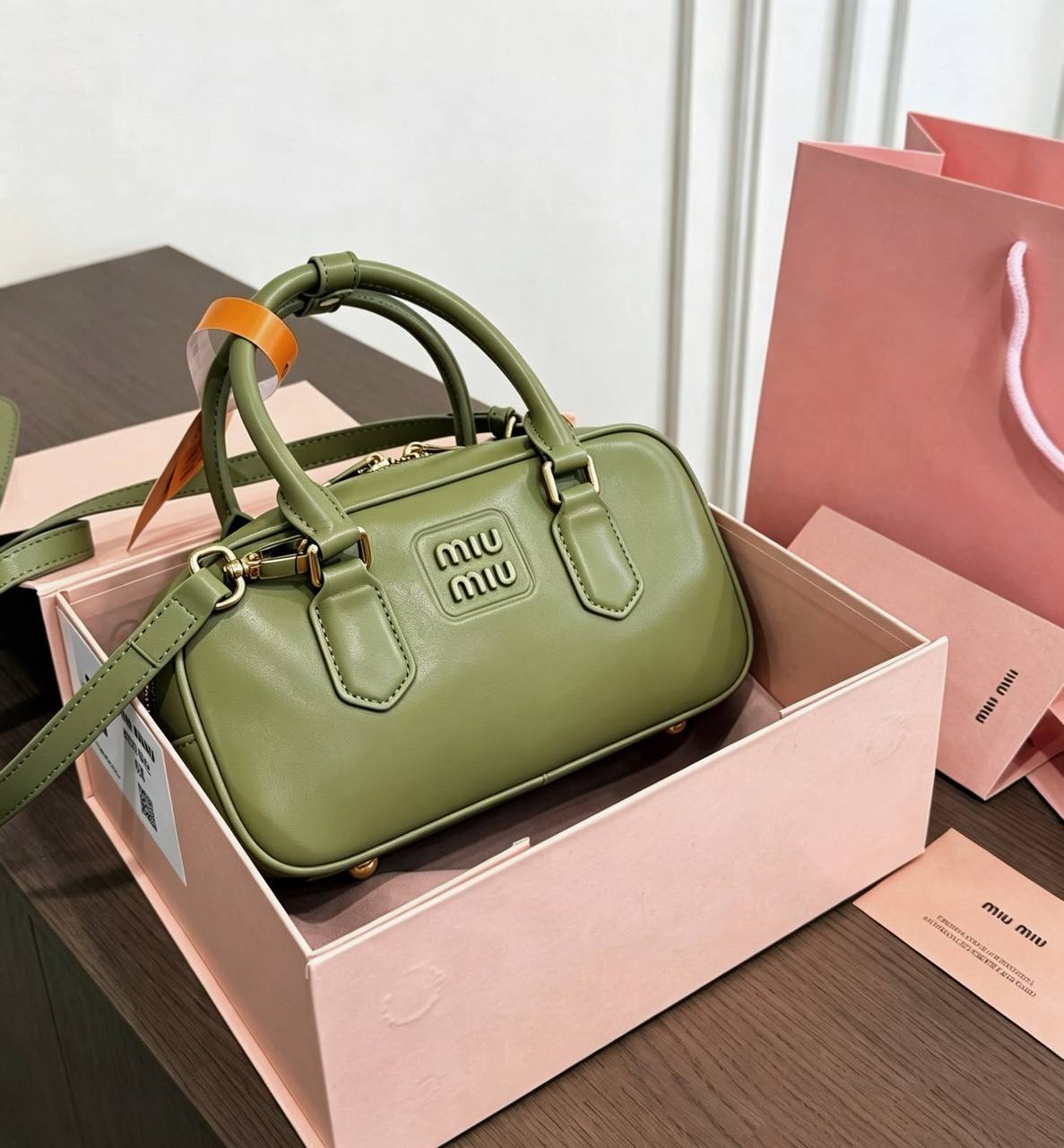 MIU MIU 

NEW CAME 
HIGH QUALITY 
WITH BOX 

120 dhs🇦🇪🇦🇪

Zain295
♥️♥️♥️