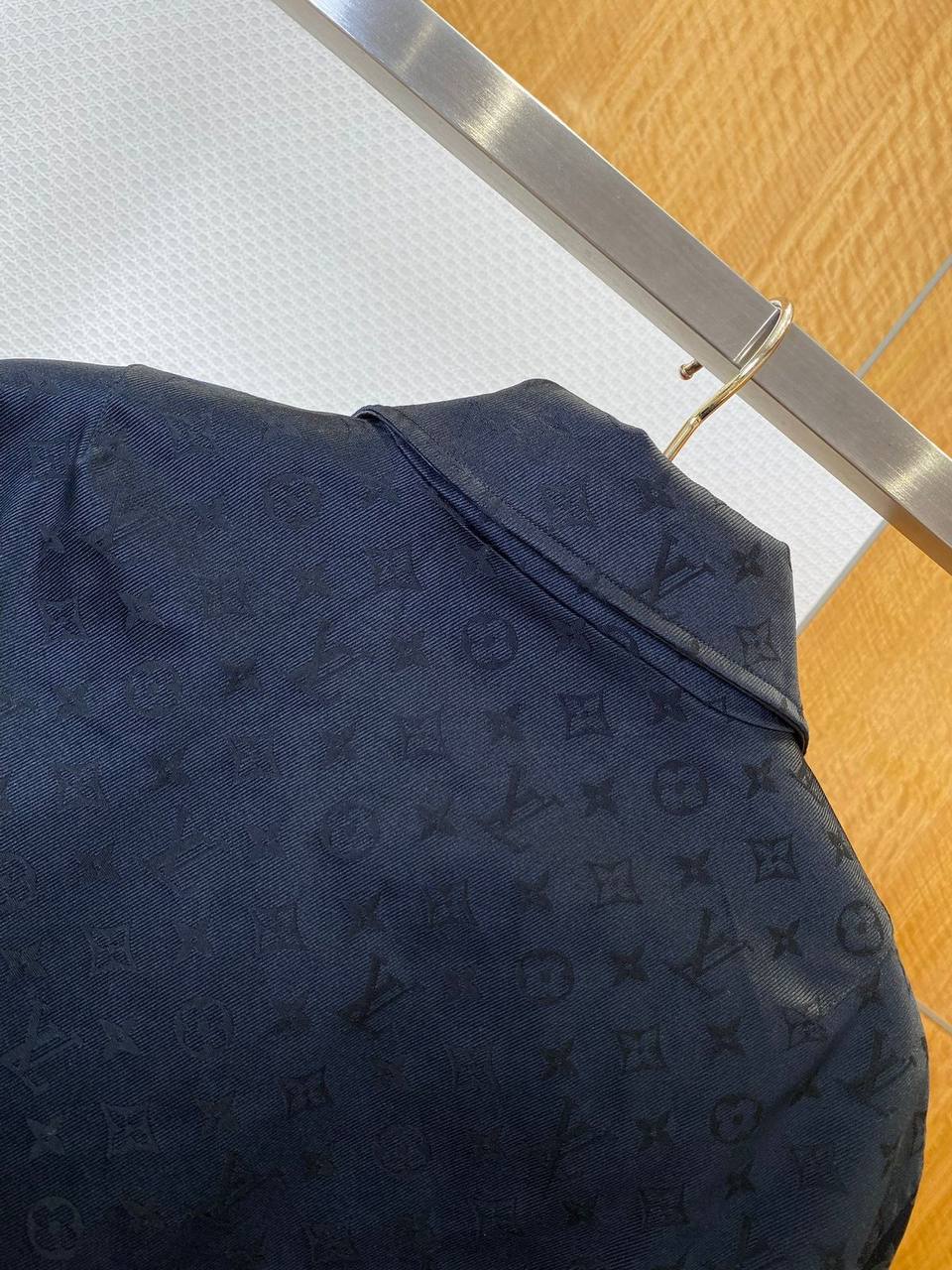 *LV*
Men’s Reversible Jacket
Master Quality 
SMLXLXXL 
850 dhs🪙🌨️

Zain276
♥️♥️♥️