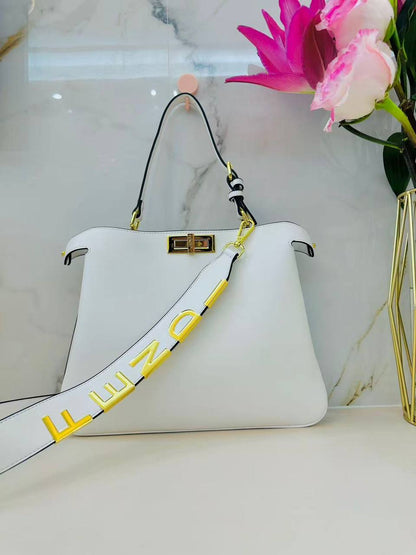 Fendi
High Quality
130 dhs🪙🌨️

Zain143
♥️♥️♥️