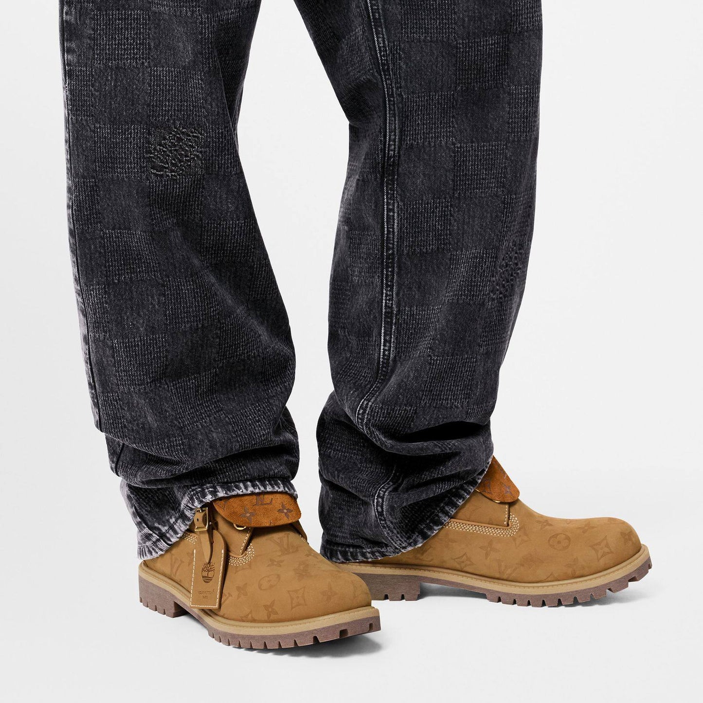 Louis Vuitton x Timberland 6 Inch Ankle Boot 'Embossed Monogram - Wheat'
39-45 AVAILABLE 🤩
250 dhs❣️

Zain242
♥️♥️♥️