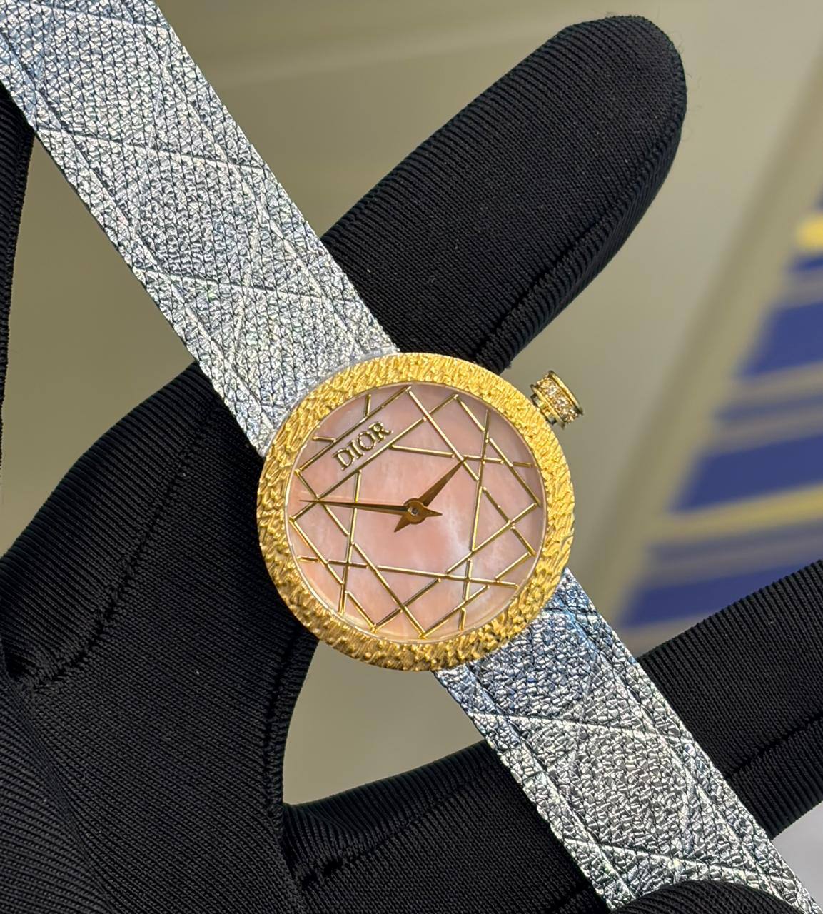Dior watch for ladies 
good quality 
240 dhs🗽

Zain59
♥️♥️♥️