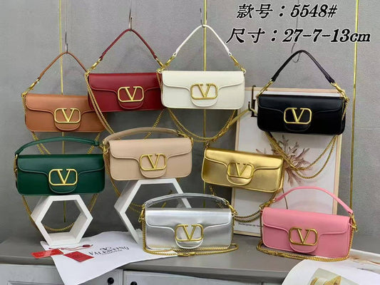 Valentino

with box
🎁🎁🎁

100 dhs💓

Zain74
♥️♥️♥️