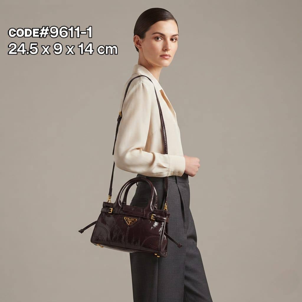 Prada ʙᴏɴɴɪᴇ ʜᴀɴᴅʙᴀɢ
ʟᴀᴍʙsᴋɪɴ ʟᴇᴀᴛʜᴇʀ ᴍᴀᴛᴇʀɪᴀʟ
ɢᴏʟᴅ ʜᴀʀᴅᴡᴀʀᴇ
ɪᴛ ʜᴀs ᴀ ʙᴇʟᴛ ʟᴏɴɢ sᴛʀᴀᴘ
sɪᴢᴇ : 24.5  cm

90 dhs🇦🇪🇦🇪

Zain31
♥️♥️♥️
