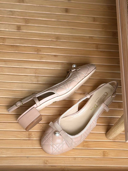 Dior

𝗦𝗶𝘇𝗲 𝟯𝟲 𝘁𝗼𝗼 𝟰𝟮 

500 dhs🇦🇪🇦🇪

Zain303
♥️♥️♥️