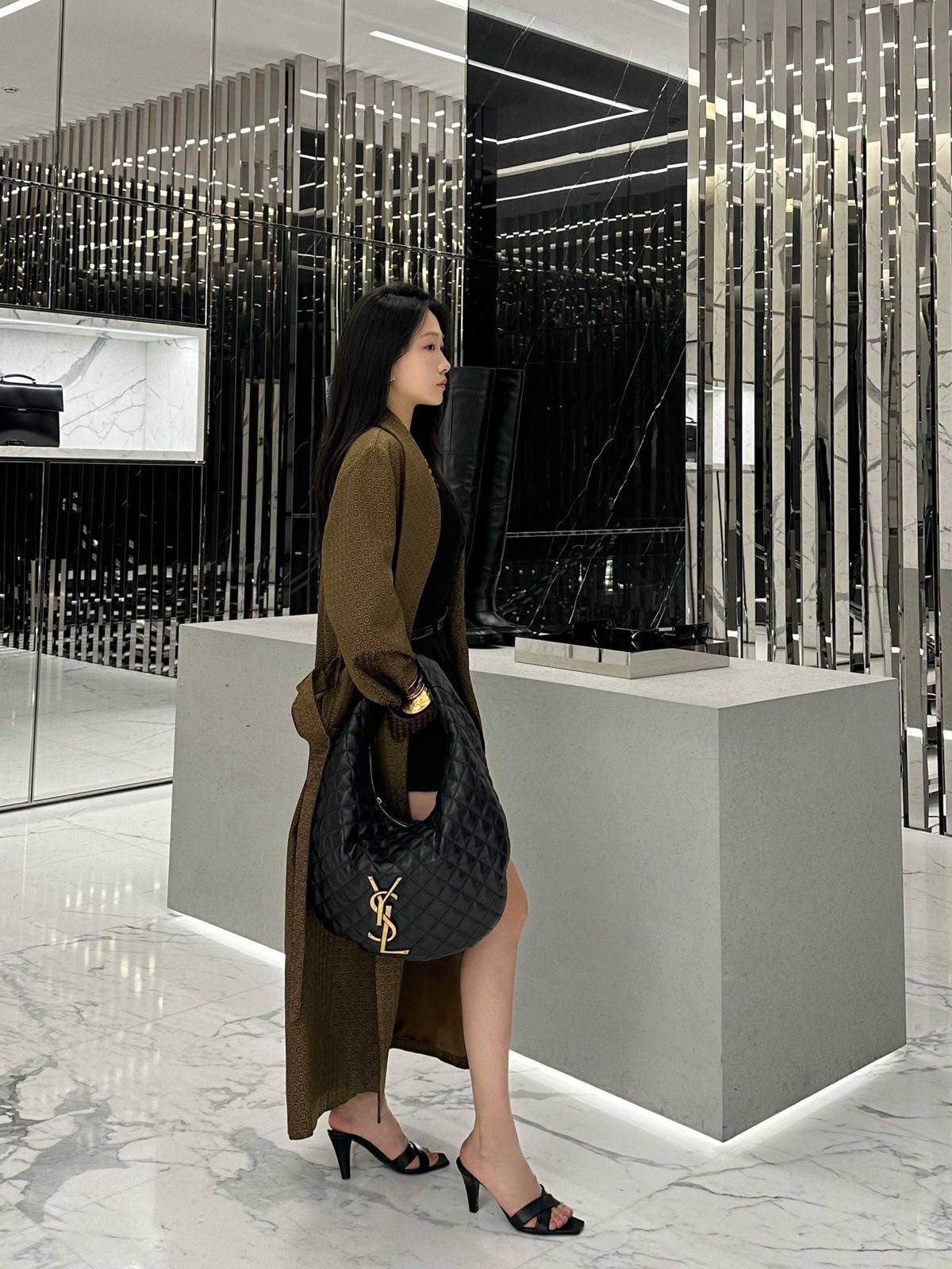 YSL 

COPY ONE 

NEW CAME 

BIG SIZE 
135 dhs🇦🇪🇦🇪

Zain39
♥️♥️♥️
